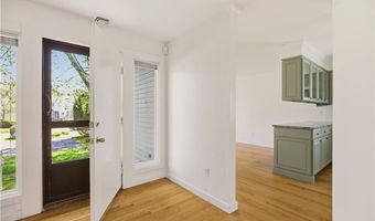 15 Hammersmith Rd 30A, Newport, RI 02840