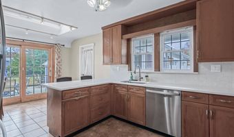 143 Oak St, Amityville, NY 11701