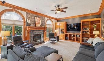 1019 11th Ave SE, Altoona, IA 50009