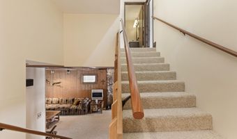 17646 S Ridgewood Dr, Arcadia, MI 49613
