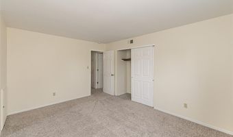 716 Reinke Rd, Ballwin, MO 63021