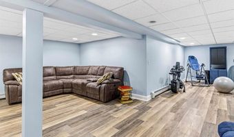 27 Christine Dr, Barrington, RI 02806