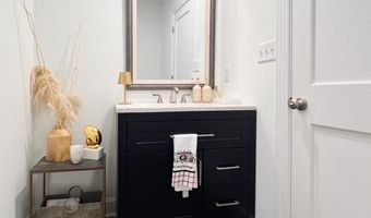 1092 W Lake Dr, Athens, GA 30606