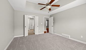 8924 VILLAGE LAKE Ln, Bartlett, TN 38002