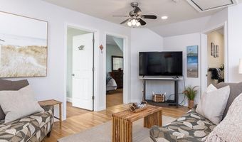 28 Palm Beach Ave, Narragansett, RI 02882