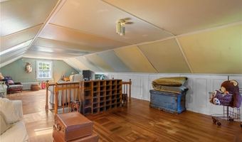 1220 Hope St, Bristol, RI 02809