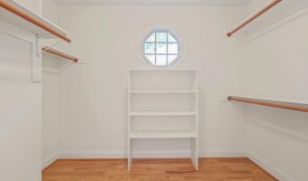 5517 MCKINLEY St, Bethesda, MD 20817