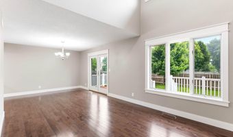 2516 White Oak Dr, Ames, IA 50014