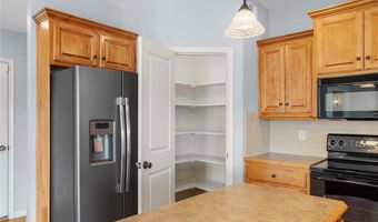 14219 Amanda Ln, Basehor, KS 66007