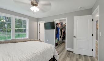 123 Parade Rd, Barnstead, NH 03218