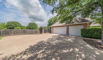 1304 Greenview Dr, Aledo, TX 76008