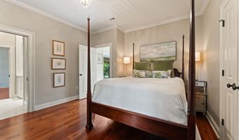 3044 Mcconnell Dr, Baton Rouge, LA 70809