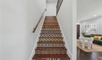 2111 S Bronson Ave, Los Angeles, CA 90018