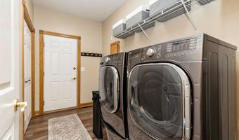 1018 Falcon Dr SE, Altoona, IA 50009