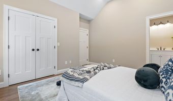 3 Renee Dr, Amherst, NH 03031