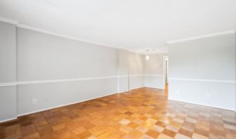 118 MONROE St #211, Rockville, MD 20850
