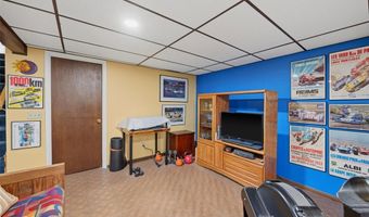 409 Mayfair Dr, Ballwin, MO 63011