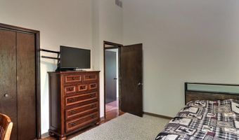 146 Algonquin Trl, Albrightsville, PA 18210
