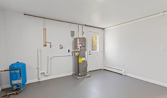 472 Dunn Rd, Belgrade, ME 04917