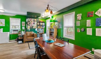 226 Manhattan Dr, Burlington, VT 05401