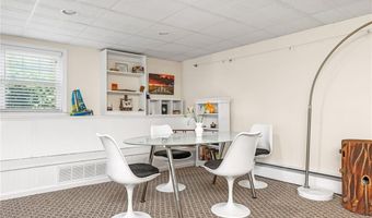 94 Greening Ln, Cranston, RI 02920