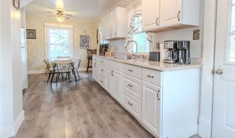 17 Crossmon St, Alexandria Bay, NY 13607