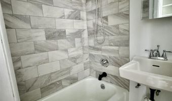 359 AVENUE E 4, Bayonne, NJ 07002