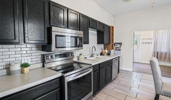 818 Spruce St, Alton, IL 62002