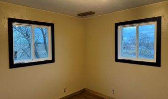 2932 S Arthur St, American Falls, ID 83211
