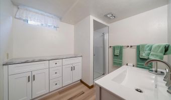 667 S Oswego Ct, Aurora, CO 80012