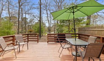 2 Roundhouse Rd 2, Bourne, MA 02532