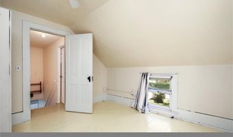 920 Grove St, Baldwin City, KS 66006