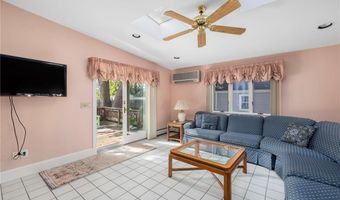 154 Chapmans Ave, Warwick, RI 02886