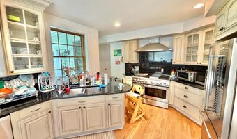 7538 MORNINGSIDE Dr NW, Washington, DC 20012