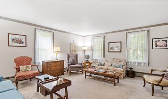 12 Lampercock Ln, Lincoln, RI 02865