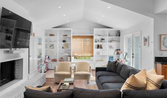16206 Morrison St, Encino, CA 91436