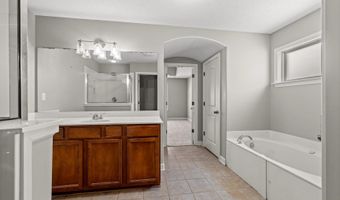 8924 VILLAGE LAKE Ln, Bartlett, TN 38002