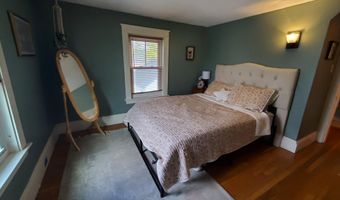 84 14th St, Bangor, ME 04401