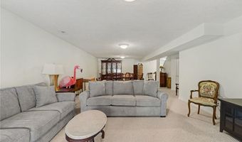 959 Grand View Ln, Aurora, OH 44202