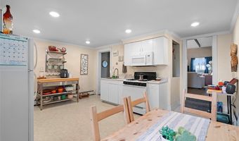 114 S 18th St, Airville, PA 15203