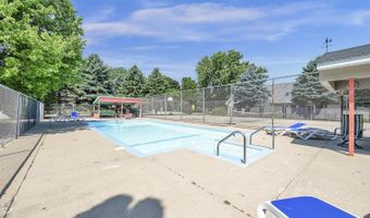 424 Emerald Dr, Arnolds Park, IA 51331