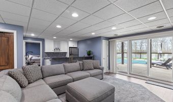 3144 Windmill Ct, Adrian, MI 49221