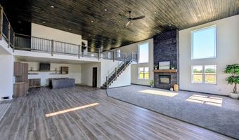 38515 129th St, Aberdeen, SD 57401