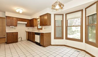 1003 White Pine Dr, Antioch, IL 60002