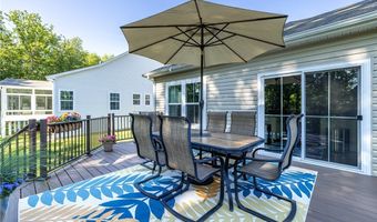 820 Sunrise Cir, Aurora, OH 44202
