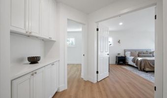 5842 Ranch View Rd, Oceanside, CA 92057