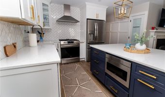 3 Onondega Rd, Narragansett, RI 02882