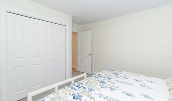 2 Iris Ct, Cromwell, CT 06416