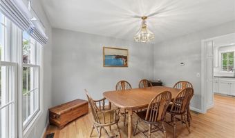 130 Village Hill Ln, North Kingstown, RI 02852