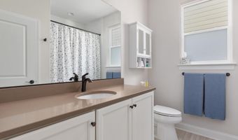 144 COWBIRD St, Lake Frederick, VA 22630